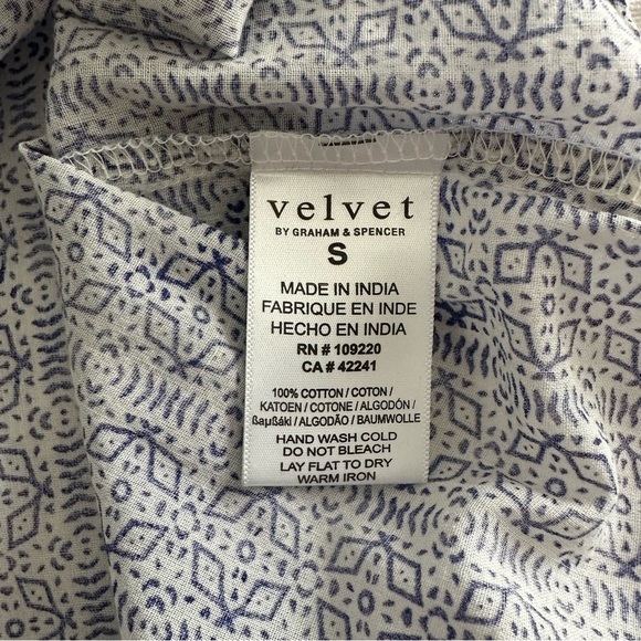 Velvet by Graham & Spencer Women's Blue and white Patterned Top - Picture 11 of 12